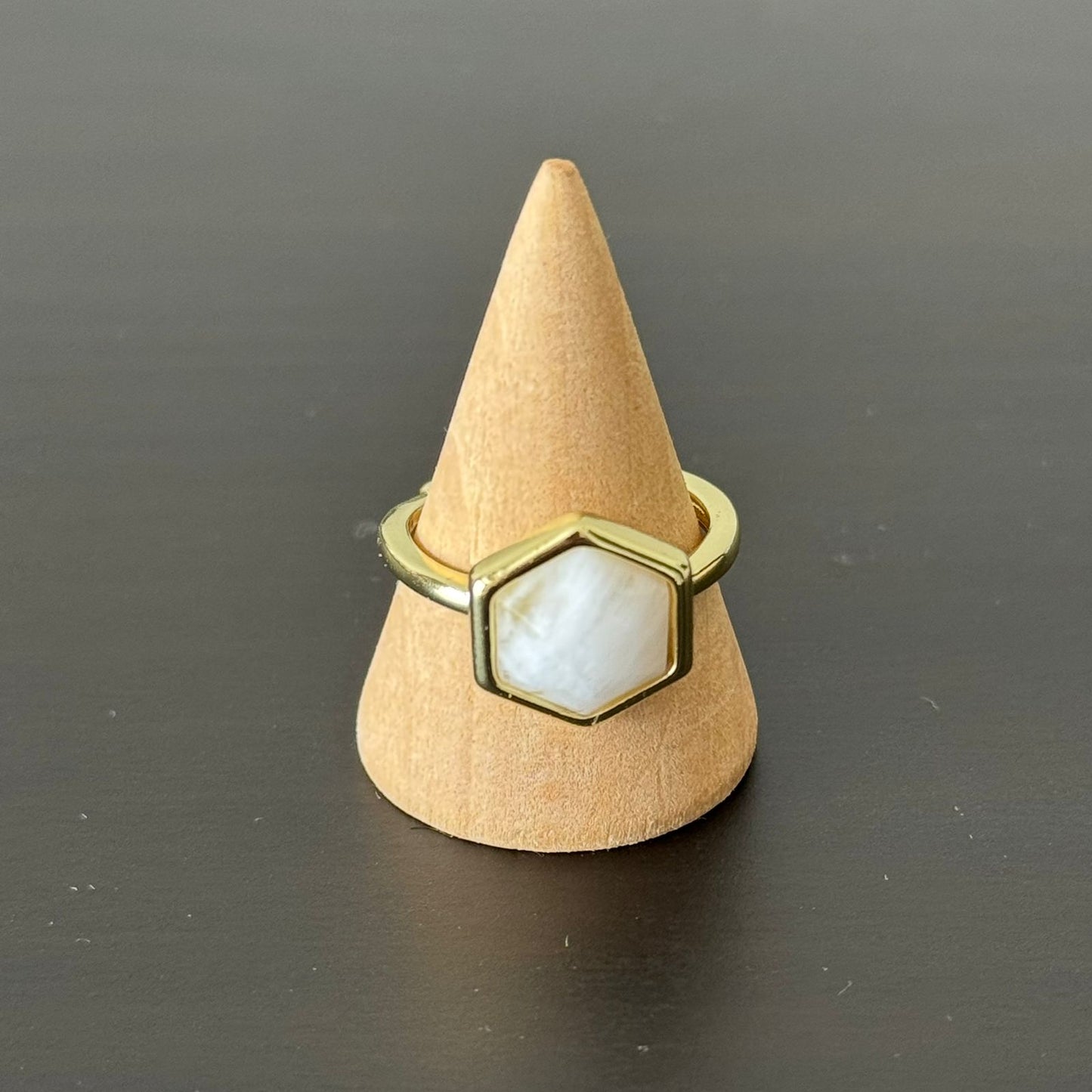 estones esr149 moonstone ring