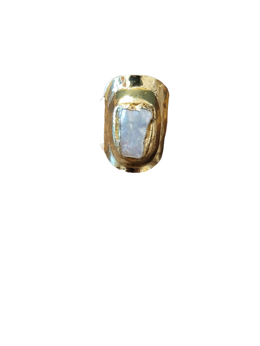 Estones ESR001-NM Baroque pearl ring in 22kgp