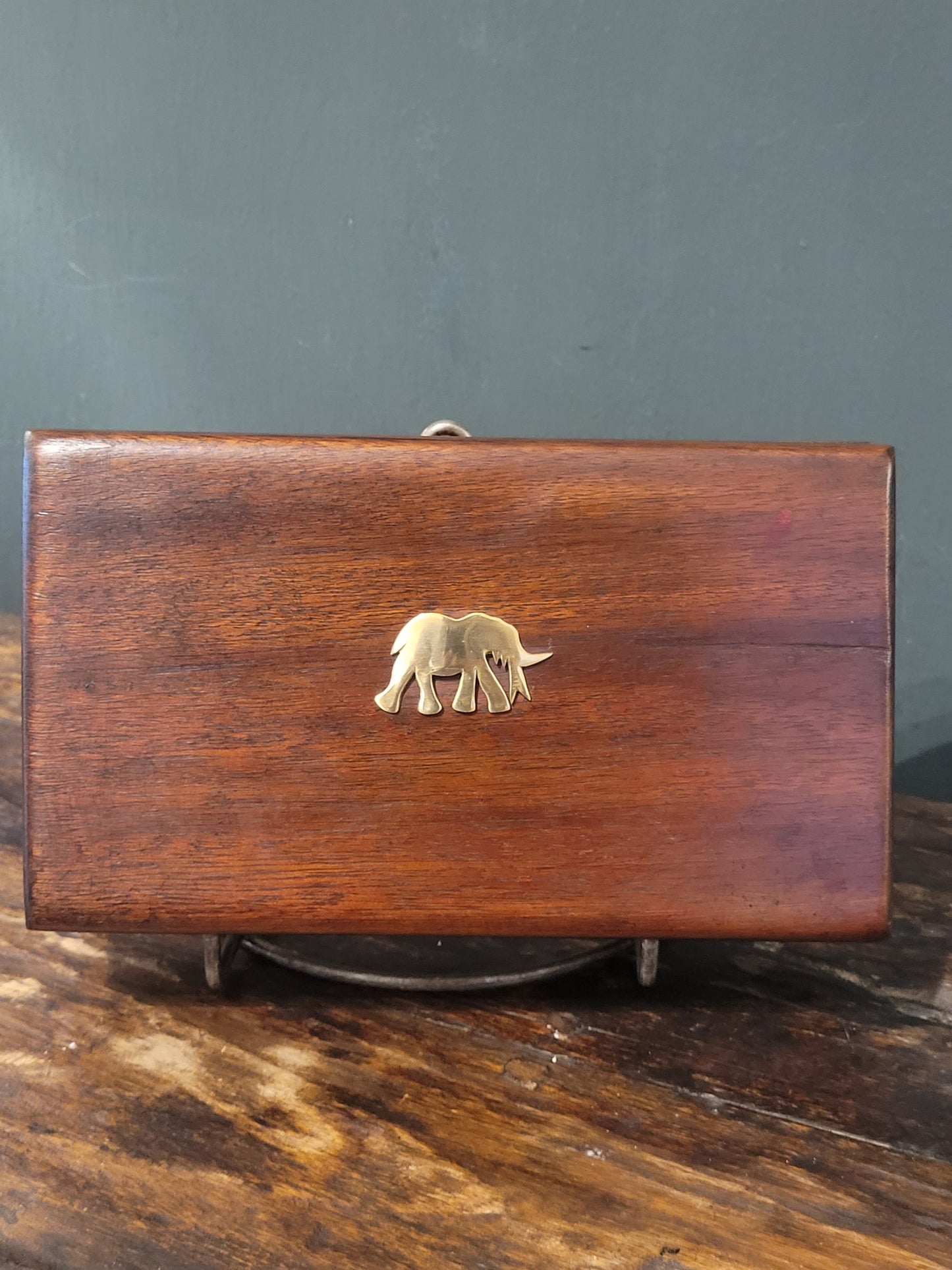MEDIUM JEWELLERY BOX WITH BRASS