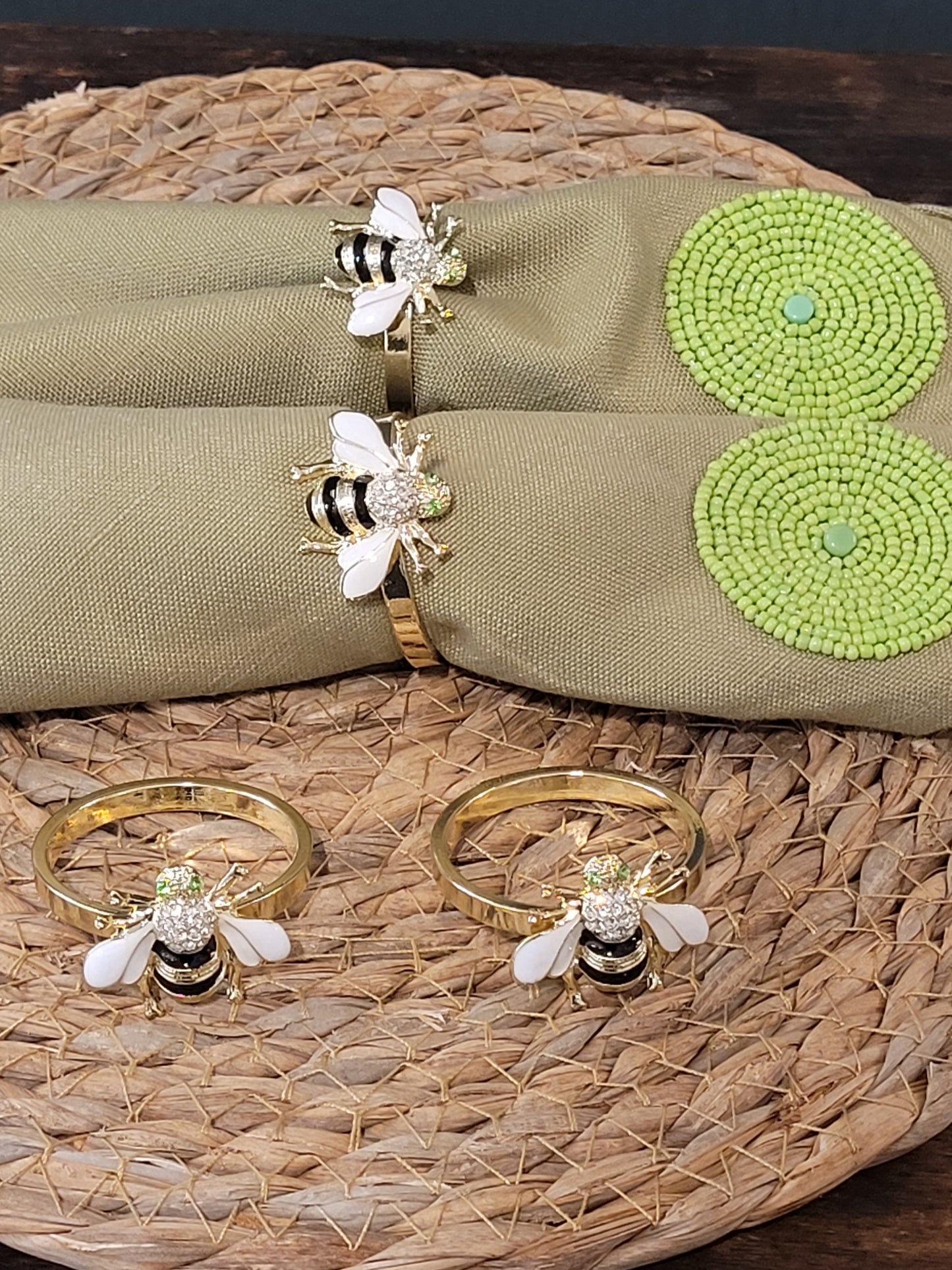 Cream Bee napkin ring