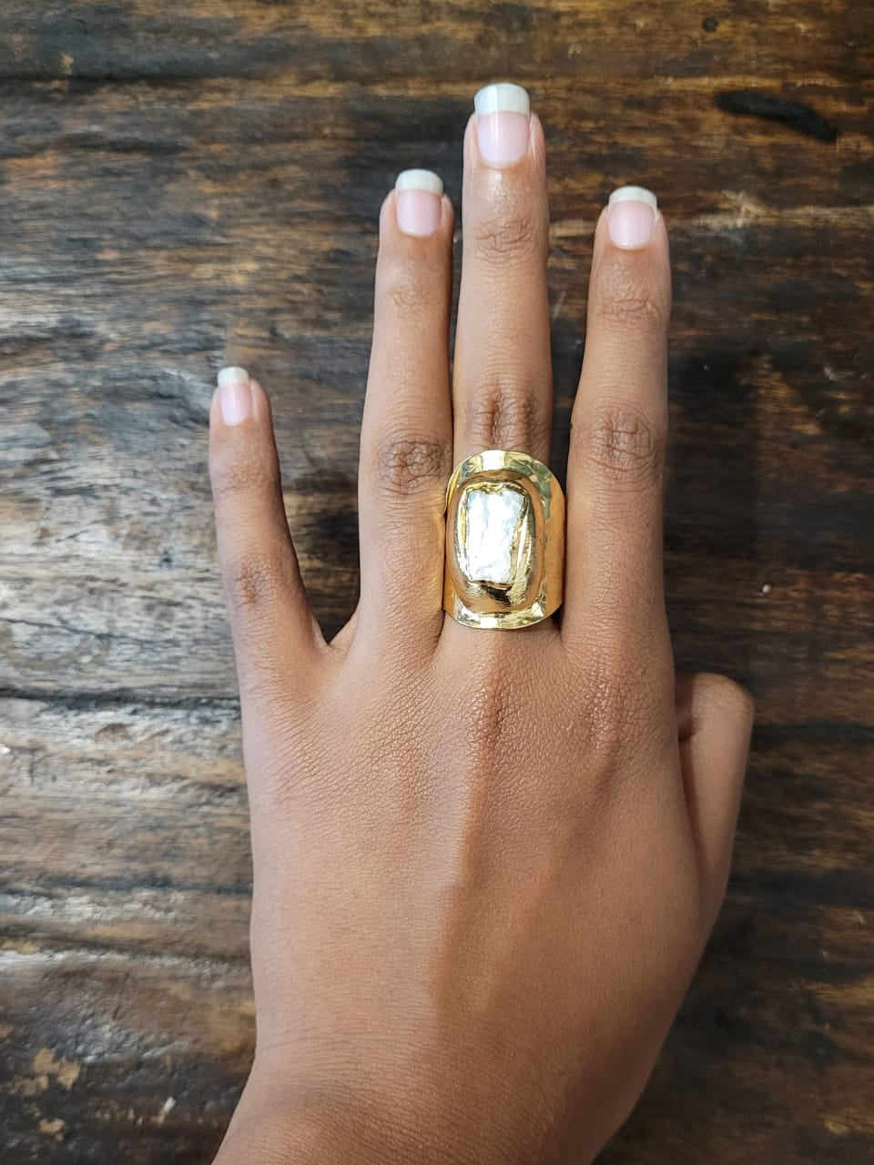 Estones ESR001-NM Baroque pearl ring in 22kgp