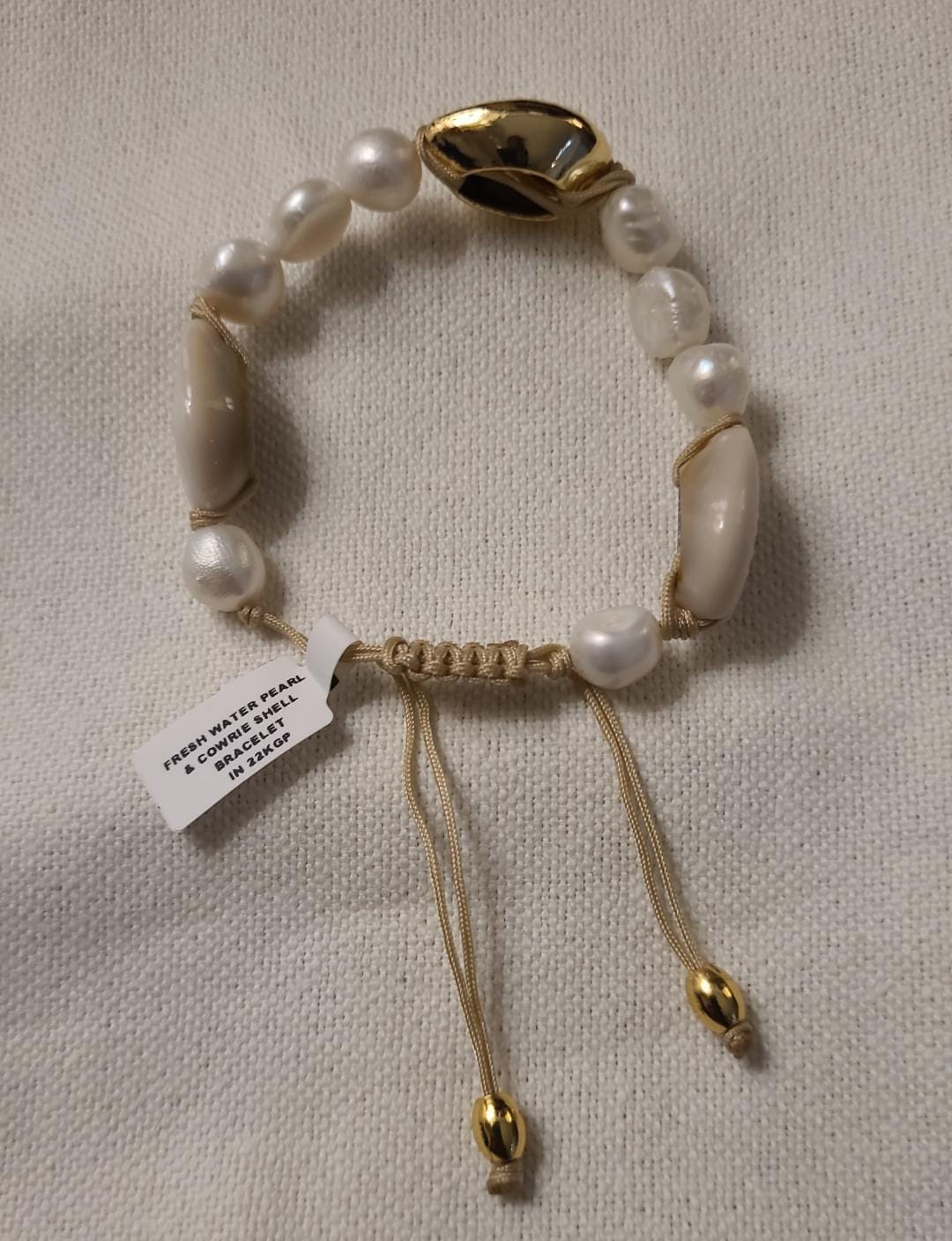 Estones ESB031-NM Fresh water pearl and cowrie shell bracelet