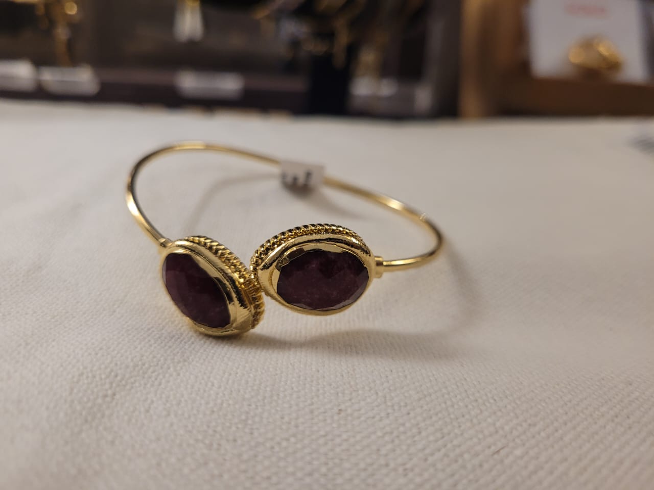 Estones ESB022-NM Red beryl bangle