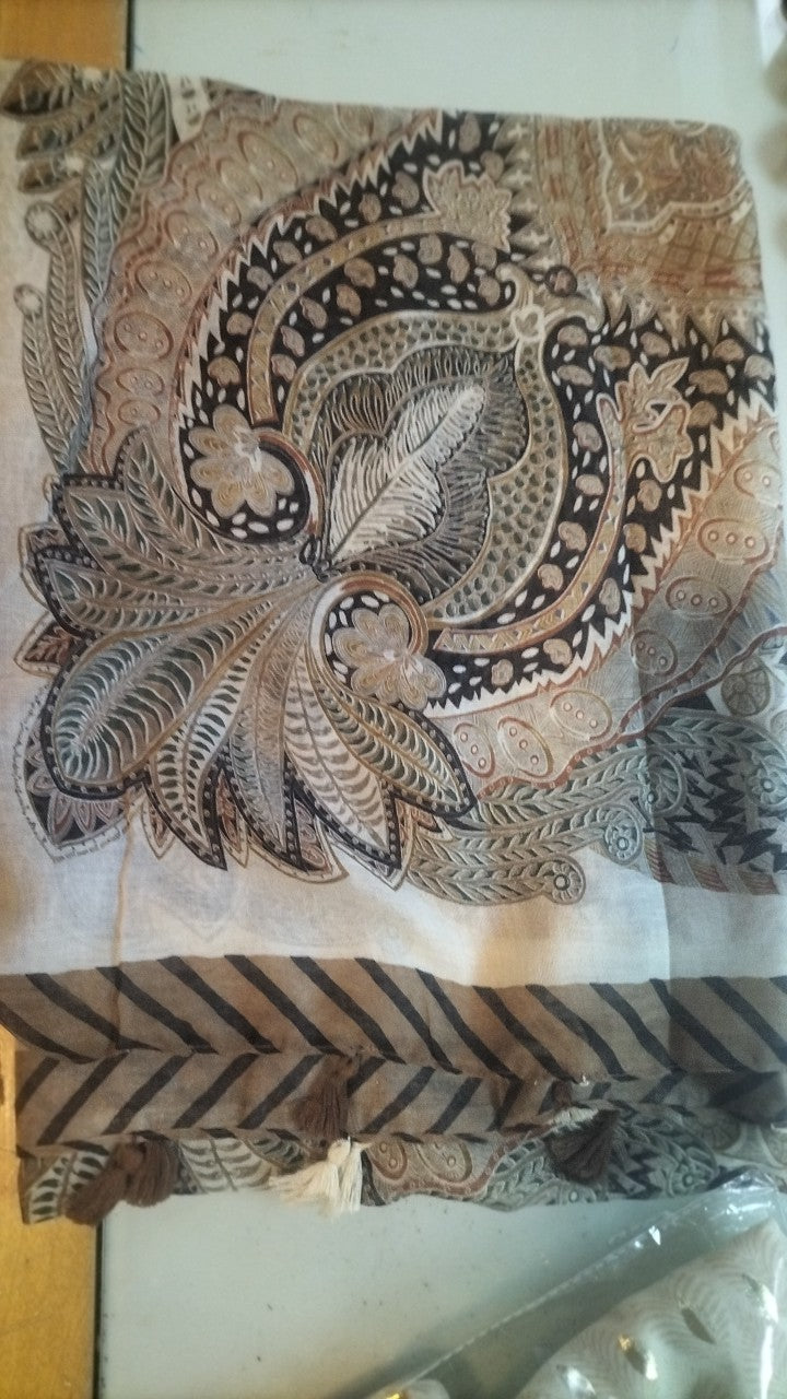 Brown autumn feather scarf