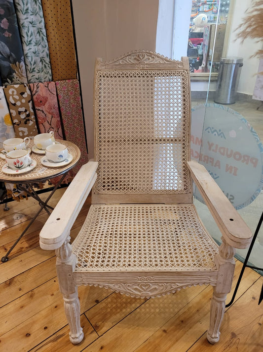 BR RUSTIC WHITE CURVED LAMU CHAIR