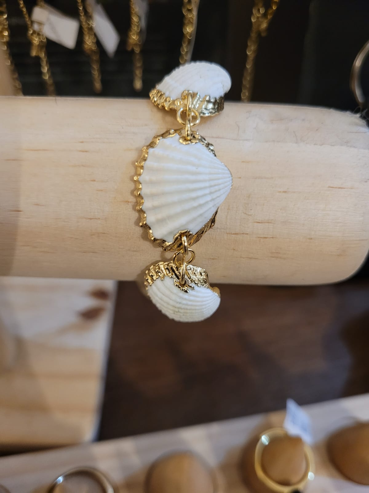 Estones ESB028-NM Conch shell bracelet