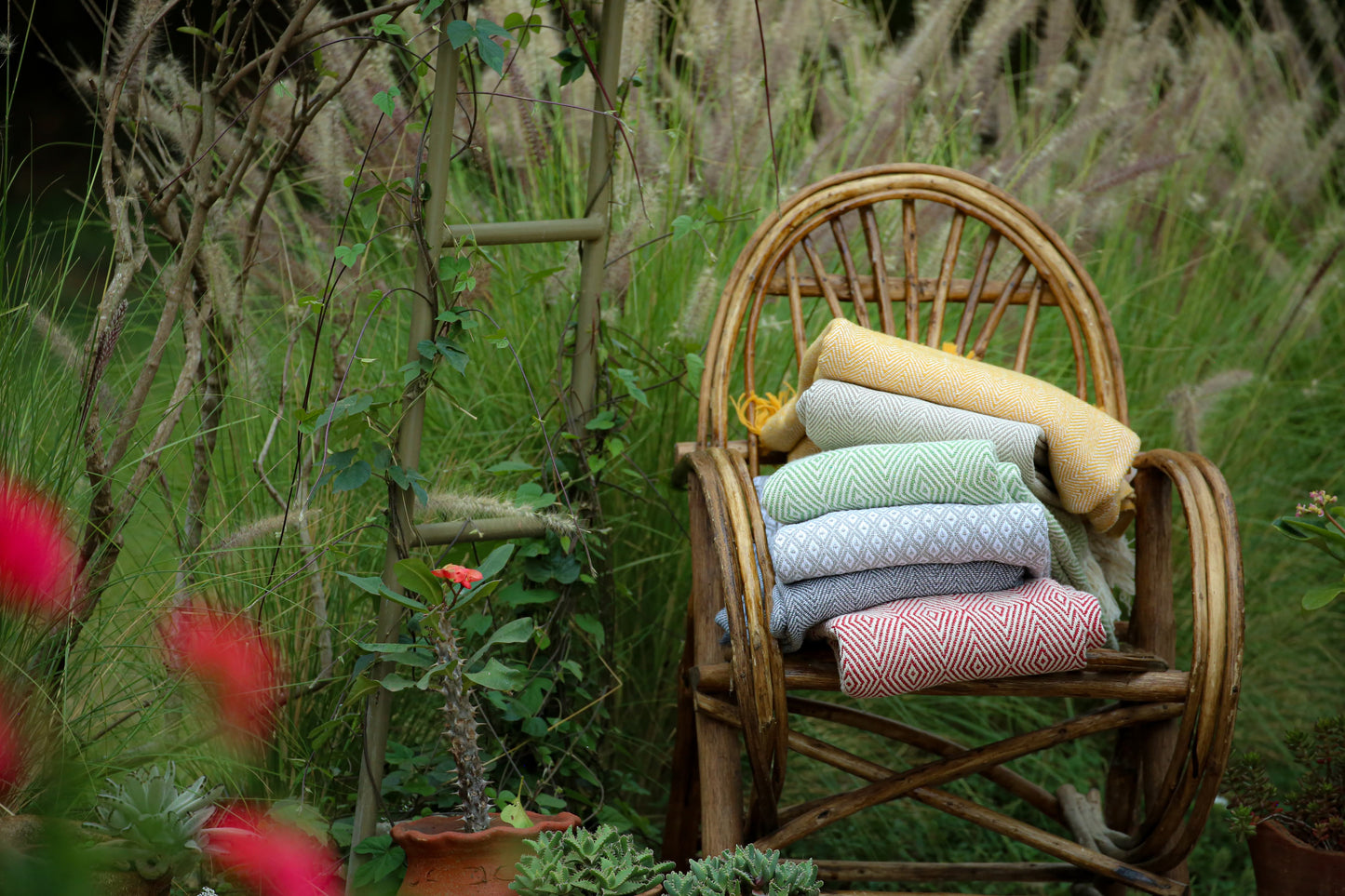 LUXURY REVERSIBLE GREEN DIAMOND THROW