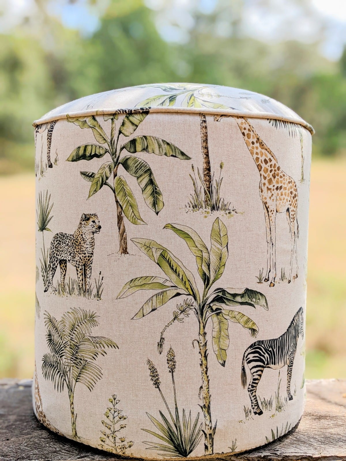 WILDLIFE LINEN POUF