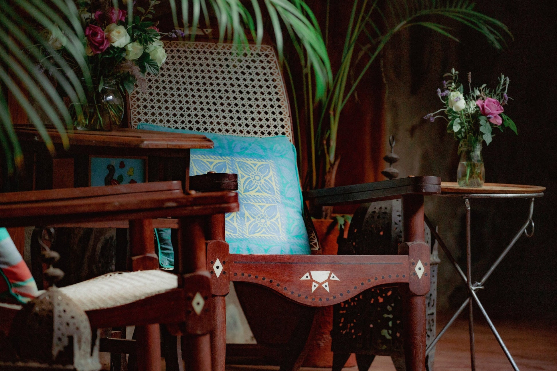 Lamu chair with bone inlay, close up
