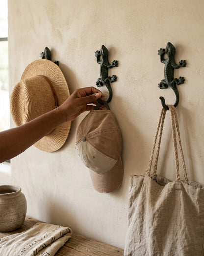 Br Gecko coat hangers