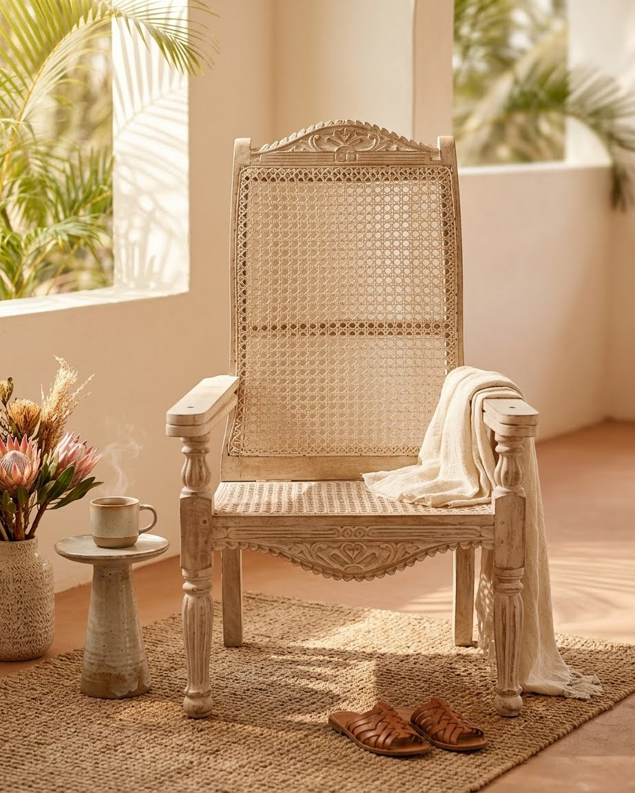 BR RUSTIC WHITE CURVED LAMU CHAIR