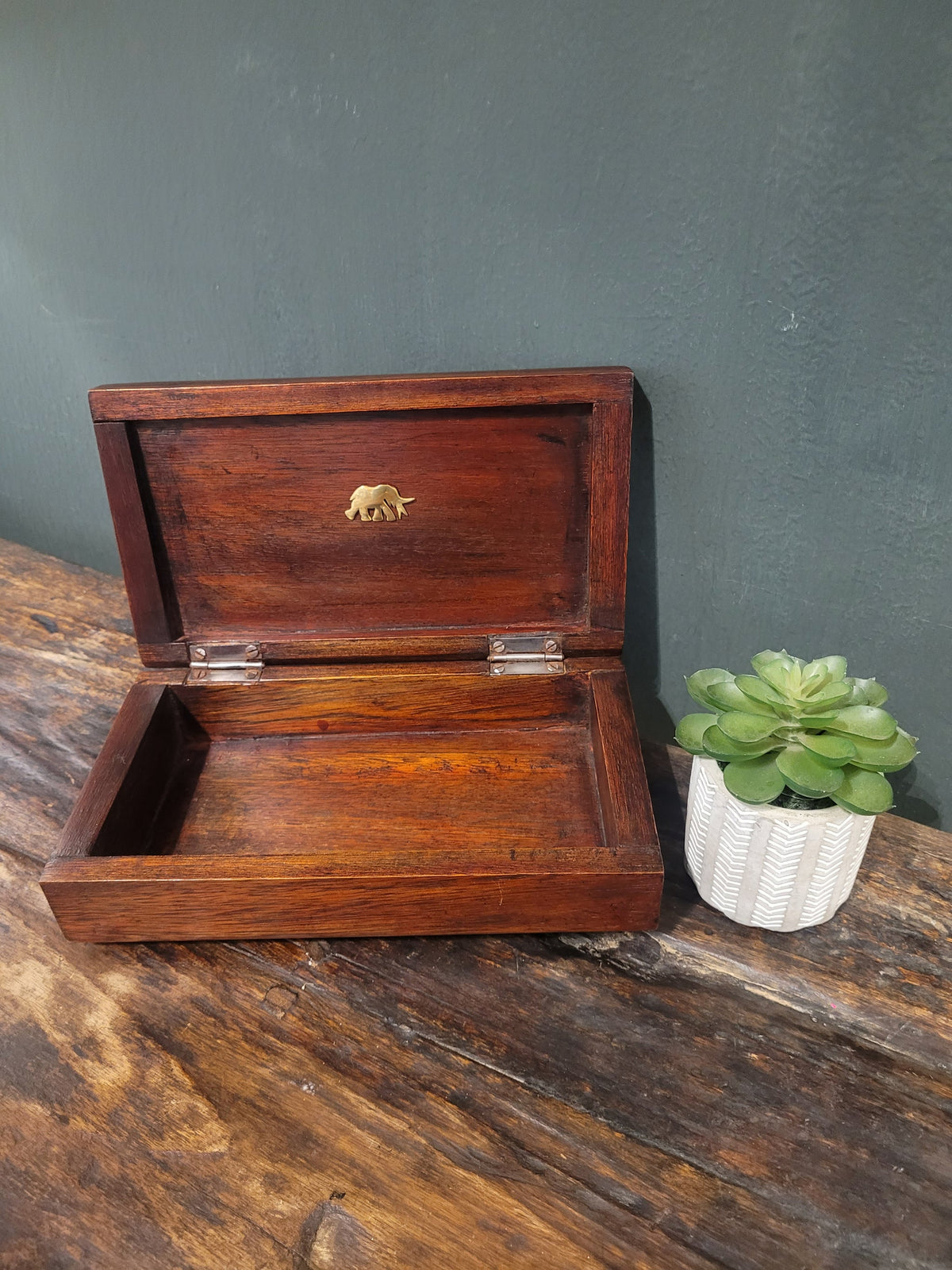 MEDIUM JEWELLERY BOX WITH BRASS