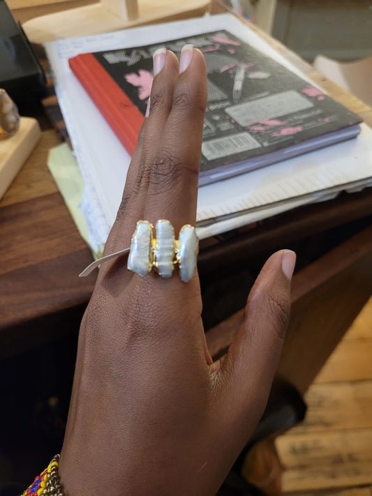 Estones ESR009 Nm Baroque pearl ring in 22kgp