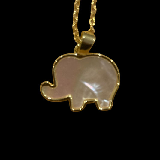 estones esc249 mother of pearl elephant pendant