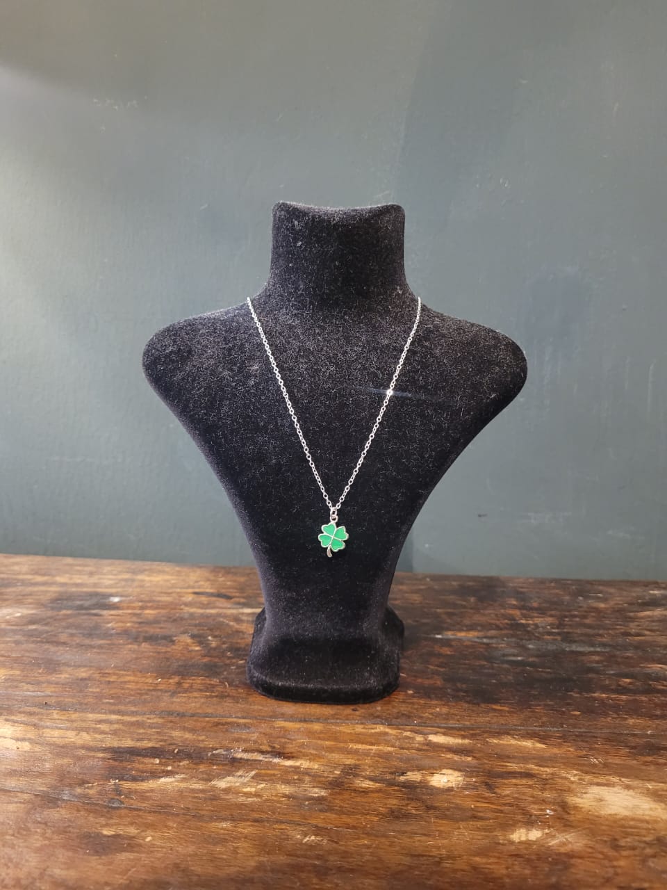 Br clover necklace