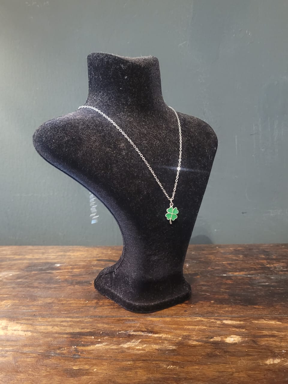 Br clover necklace