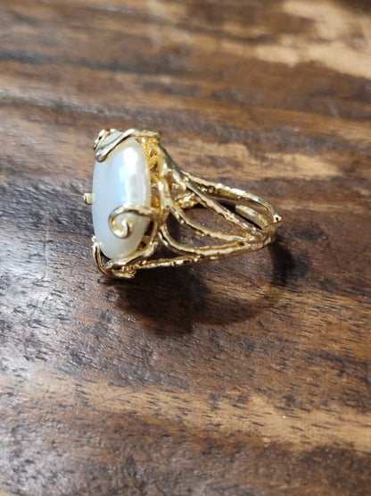 Estones ESR011-Nm Baroque pearl ring in 22kgp