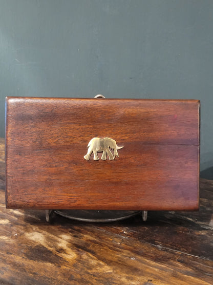 MEDIUM JEWELRY BOX WITH BRASS